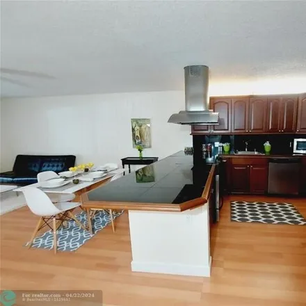 Image 7 - 9846 Three Lakes Circle, Palm Beach County, FL 33428, USA - Condo for sale