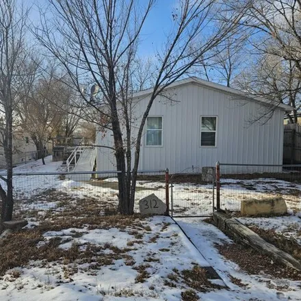 Buy this studio apartment on 332 West Campbell Street in Moorcroft, WY 82721