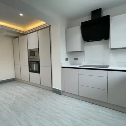 Rent this 5 bed apartment on Dovercourt Avenue in London, CR7 7LJ