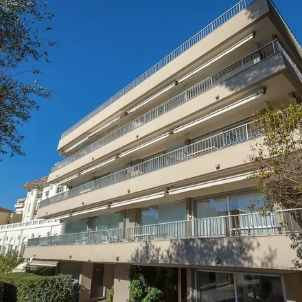 Image 3 - Saint-Raphaël, Var, France - Apartment for rent