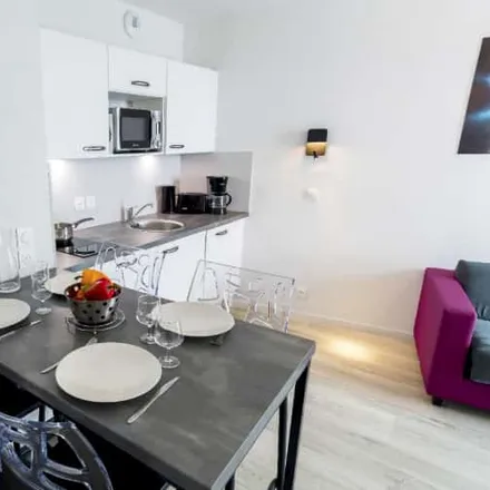 Image 7 - 90 Avenue des Quarante Journaux, 33300 Bordeaux, France - Apartment for rent