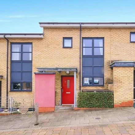 Rent this 2 bed townhouse on Courtyard Mews in Worcester Park Estate, DA9 9TR