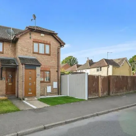 Buy this 2 bed townhouse on AVS Fencing &amp; Landscaping in Wotton Road, Kingsnorth