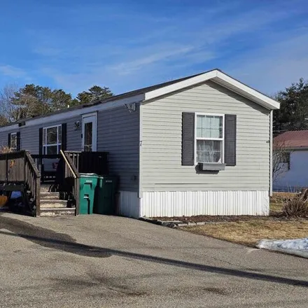 Buy this studio apartment on 1 5th Avenue in Rochester, NH 03867