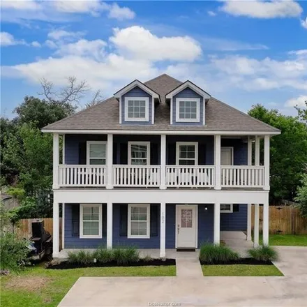 Buy this 5 bed house on 112 Park Place in College Station, TX 77840