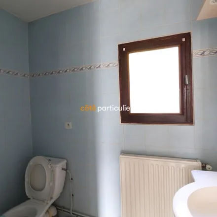 Rent this 3 bed apartment on unnamed road in 45120 Chalette-sur-Loing, France