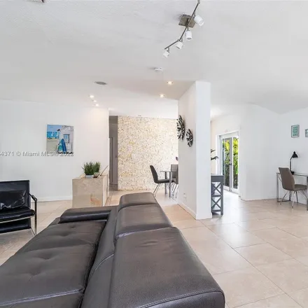 Image 3 - 1419 Washington Street, Hollywood, FL 33020, USA - House for rent