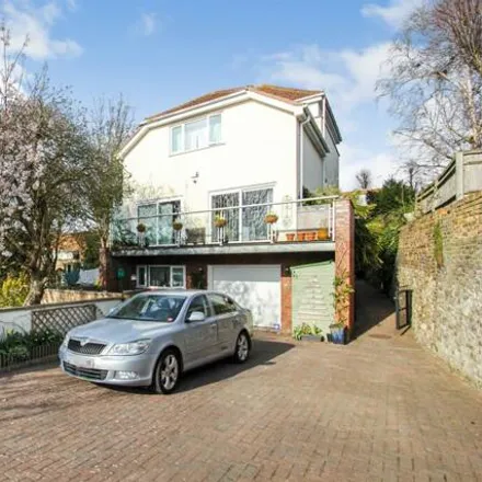 Buy this 5 bed house on Dog And Gun in Boxley Road, Penenden Heath