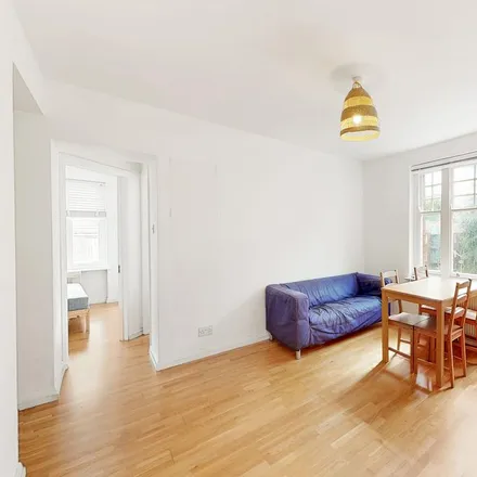 Rent this 3 bed apartment on 20 Spelman Street in Spitalfields, London