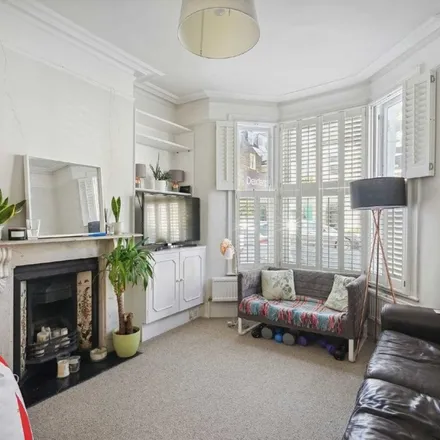 Rent this 5 bed apartment on Thirsk Road in London, SW11 5SU