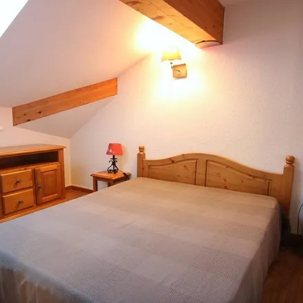 Rent this 1 bed apartment on Centre d'incendie et de secours de Puy-Saint-Vincent in L'Eyssarvia, D 4