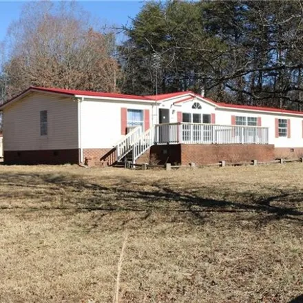 Buy this studio apartment on Straws Trail in Rockingham County, NC 27288