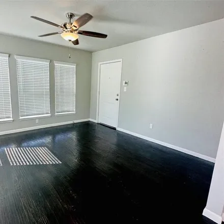 Image 3 - 3009 Hemphill Street, Fort Worth, TX 76110, USA - Apartment for rent