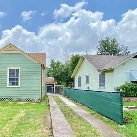 Buy this 2 bed house on 2054 Palo Alto Street in Houston, TX 77023