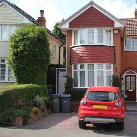 Rent this 3 bed duplex on Apsley Road in Brandhall, B68 0QD
