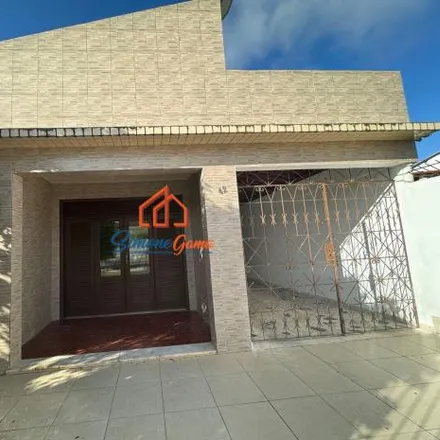 Rent this 3 bed house on Rua Lúcio Bento Cardoso in Centro, Alagoinhas - BA