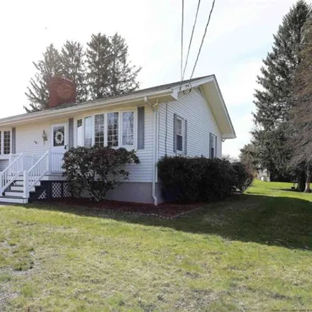 Image 2 - 197 Rogers Street, Port Ewen, Esopus, NY 12487, USA - House for sale