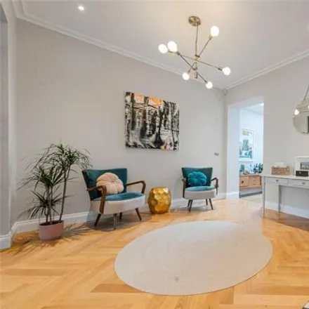 Image 5 - 94 Kempe Road, Brondesbury Park, London, NW6 6SN, United Kingdom - House for sale