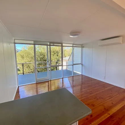 Rent this 3 bed apartment on Chifley Road in Windermere Park NSW 2264, Australia