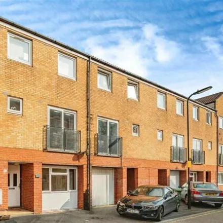 Buy this 5 bed townhouse on 26 Clench Street in Crosshouse, Southampton