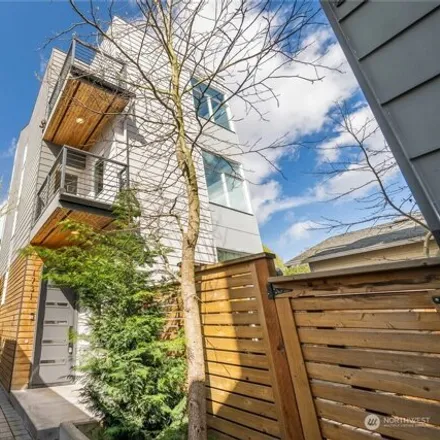 Buy this 3 bed house on 1731 25th Avenue in Seattle, WA 98122