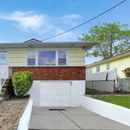 Buy this 3 bed house on 274 Dixon Avenue in New York, NY 10303