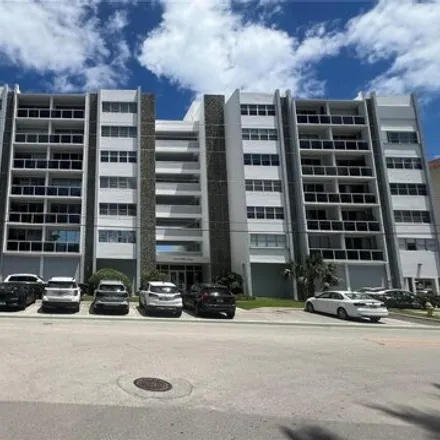 Buy this 1 bed condo on 9381 E Bay Harbor Dr Apt 401n in Florida, 33154