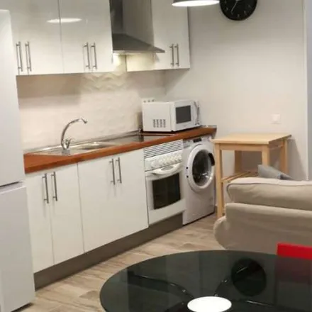 Rent this 2 bed apartment on Madrid in Oficina de Correos, Calle de la Remodelación