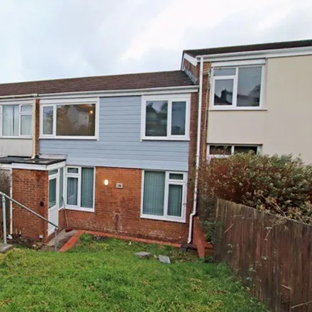 Rent this 3 bed townhouse on Glan-Ffynnon in Carmarthen, SA31 2EB