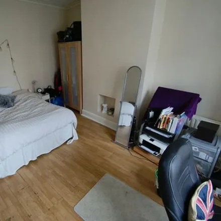 Image 5 - Beechwood Mount, Leeds, LS4 2NQ, United Kingdom - Apartment for rent