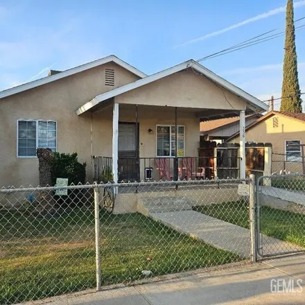 Buy this studio house on 336 Sycamore Drive in Kern County, CA 93308