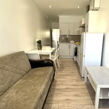 Rent this 1 bed apartment on Firs Lane in London, N13 5QG