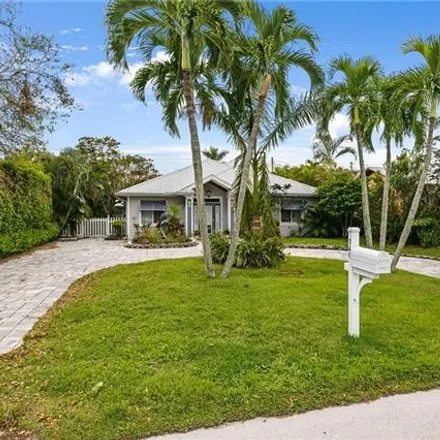 Image 5 - 740 5th Avenue North, Naples, FL 34102, USA - House for sale