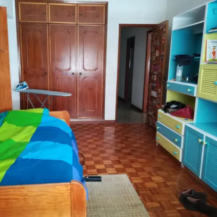 Rent this 5 bed room on Praceta Gervásio Lobato in 2745-792 Sintra, Portugal