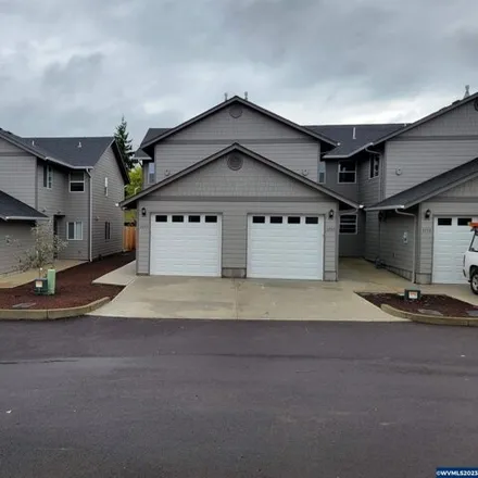 Buy this 3 bed house on 3745 Beverly Avenue Northeast in Salem, OR 97305