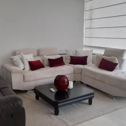 Rent this 2 bed apartment on 3° Callejón 15 NO in 090902, Guayaquil