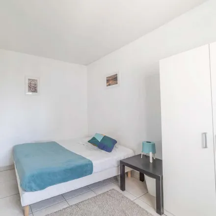 Rent this 4 bed room on 9 Rue de Londres in 67000 Strasbourg, France