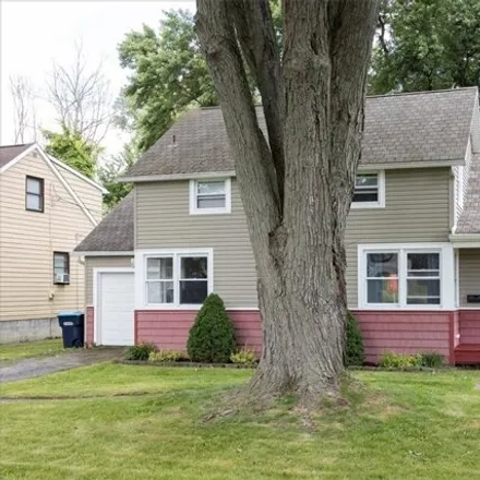 Buy this 3 bed house on 3575 Warner Dr in New York, 14072