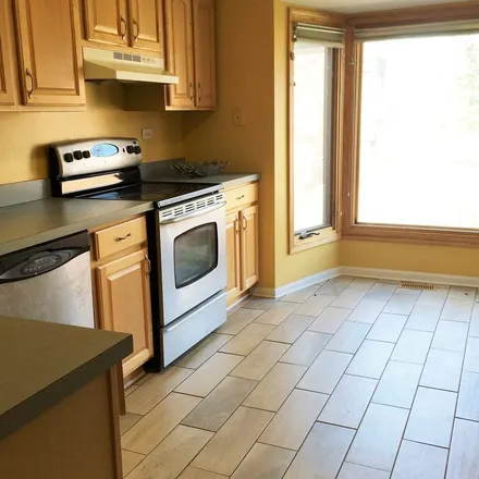 Rent this 3 bed apartment on 19W235 Gloucester Way North in Downers Grove, IL 60523