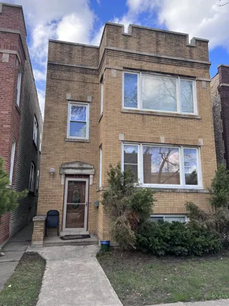 Buy this 3 bed house on 2426 West Dakin Street in Chicago, IL 60618