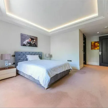 Image 3 - Arundel Street, London, WC2R 1AB, United Kingdom - Apartment for rent