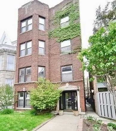 Rent this 1 bed condo on 722 West Oakdale Avenue in Chicago, IL 60657