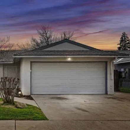 Buy this 3 bed house on 3149 Helm Avenue in Clovis, CA 93612