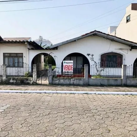 Buy this 5 bed house on Escola de Ensino Médio Professor Henrique da Silva Fontes in Rua Rodolfo Treder, São João