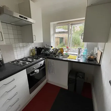 Image 2 - Beverley Gardens, London, HA9 9RA, United Kingdom - House for rent