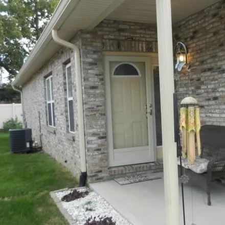 Buy this 2 bed house on 329 Lauryn Meadows in Fairfield, OH 45014
