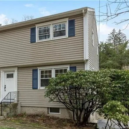 Rent this 4 bed house on 398 Cherry Street in Bedford Hills, Bedford