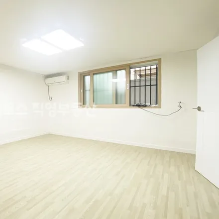 Rent this 2 bed apartment on 서울특별시 관악구 봉천동 1624-6