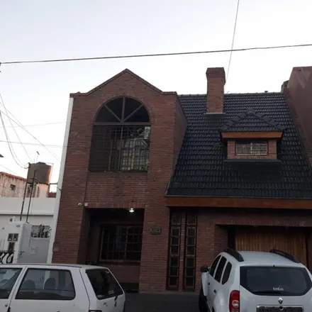 Buy this studio house on Lisandro Medina 1277 in Partido de Tres de Febrero, Caseros