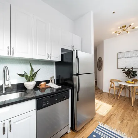 Rent this 2 bed apartment on Bubby’s Burritos in Bright Street, Jersey City